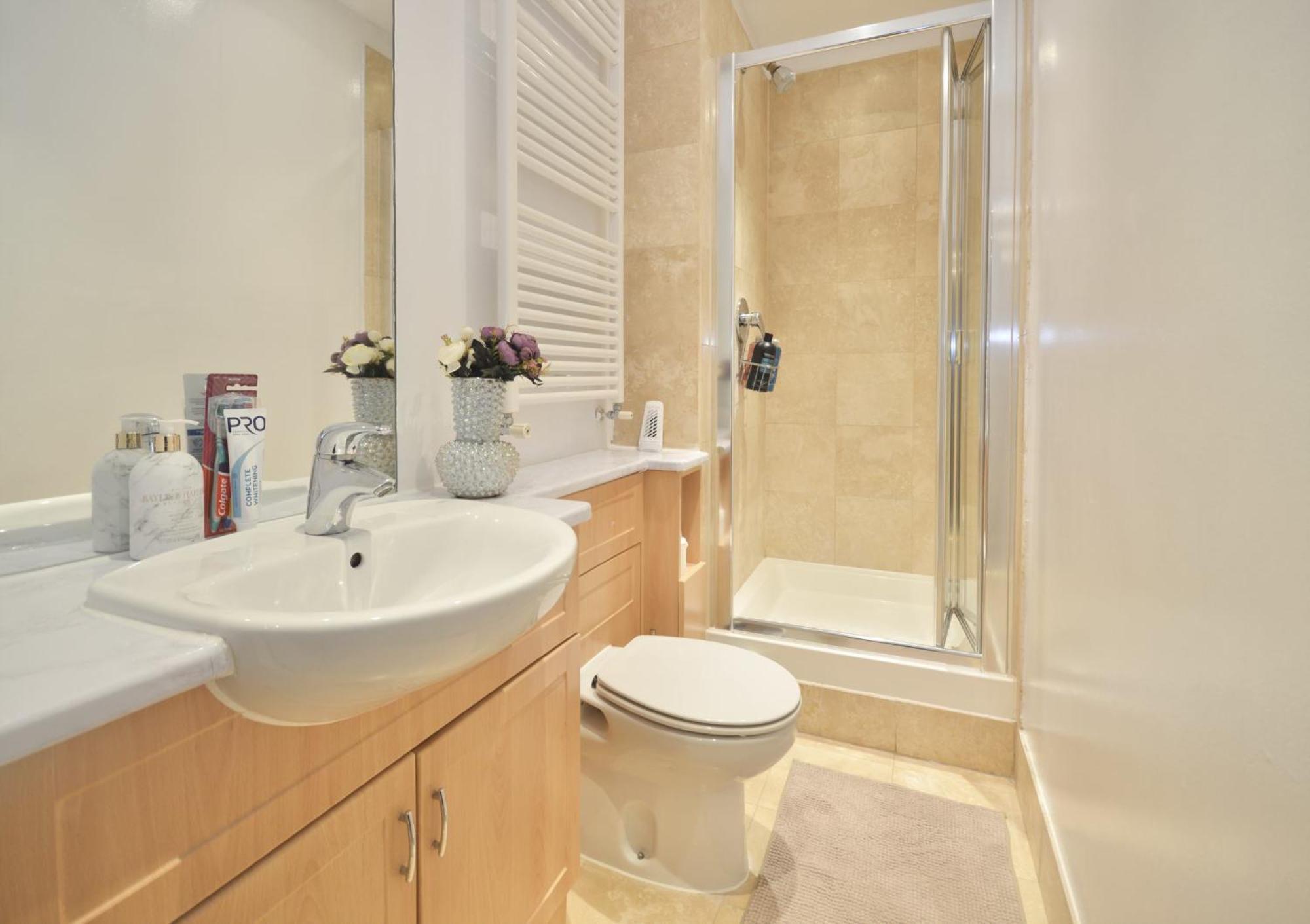 Kensington Apartment, Breakfast, 2 Baths 伦敦 外观 照片